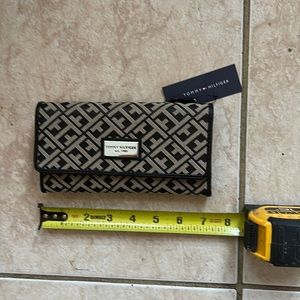 Tommy Hilfiger Continental Checkbook Wallet NWT